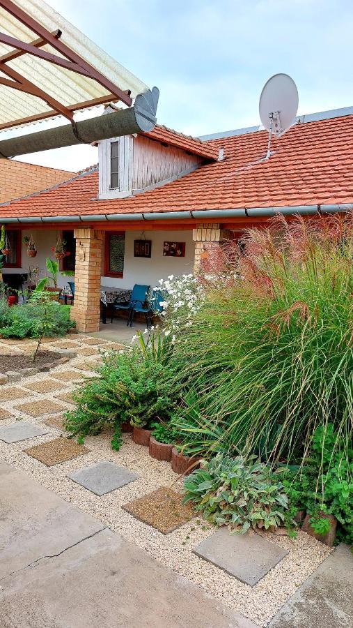 Mandula Apartman Szeged Luaran gambar